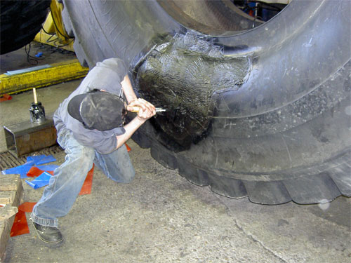 Размеры ремонтируемых повреждений крупногабаритных шин