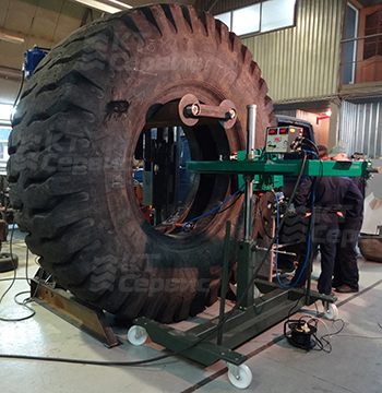 Vulcanizing machine for repairing OTP tires 25-57 inches